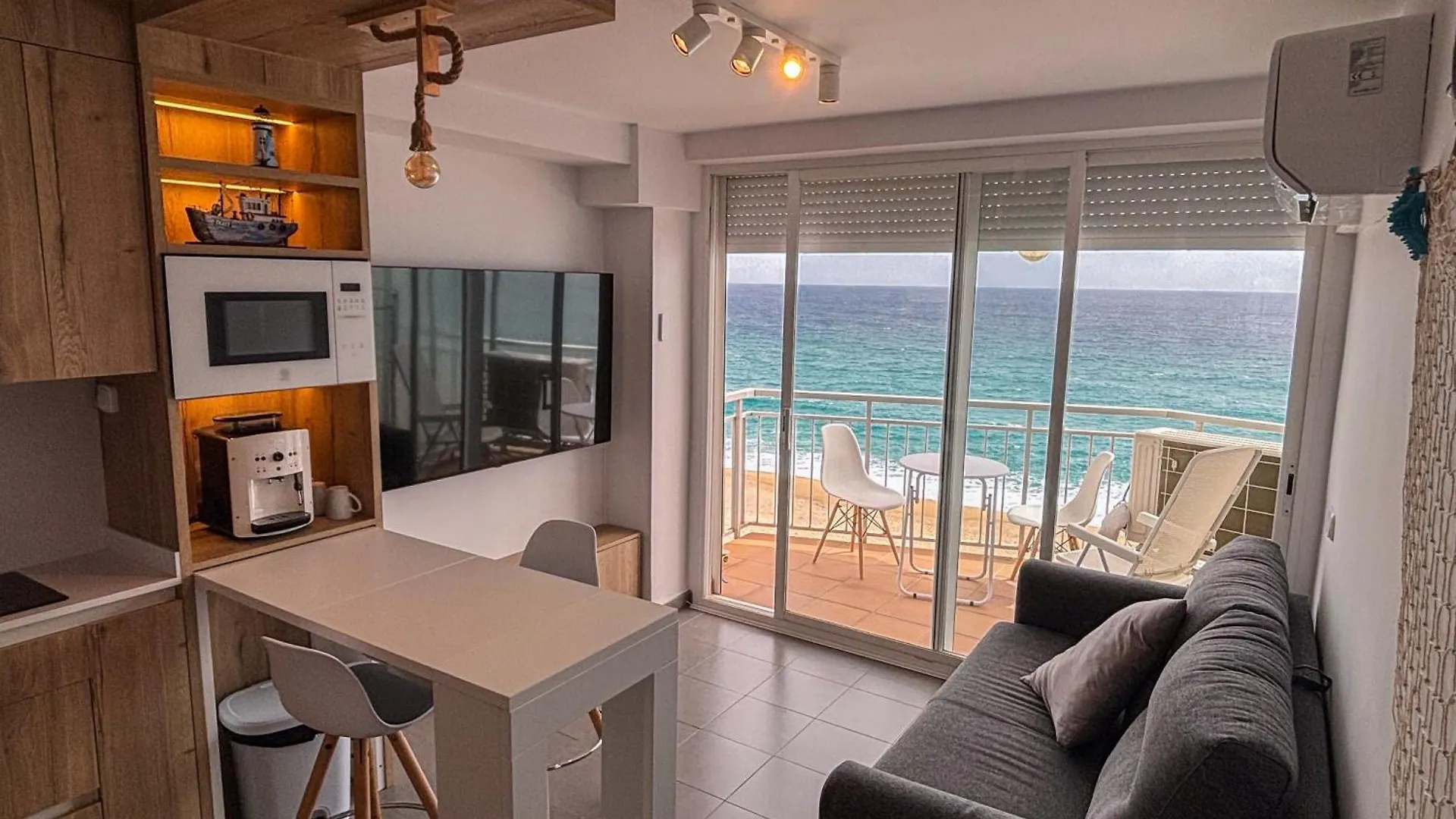 Apartamento A Primera Linea De Mar En Playa De Aro Platja d'Aro Spain